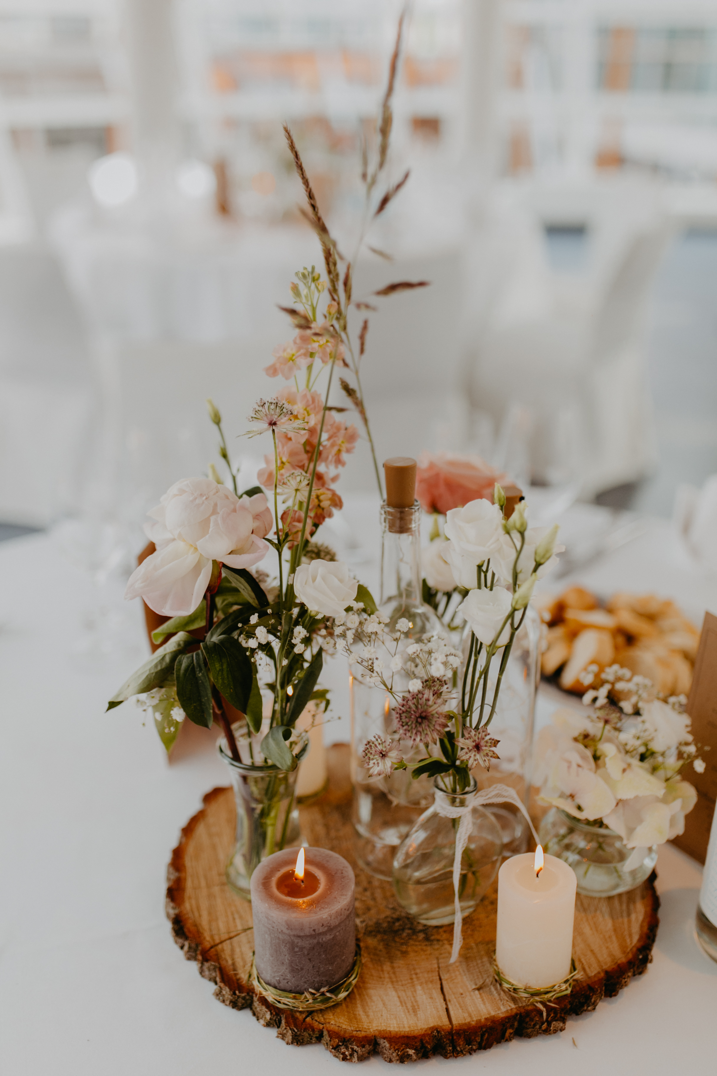 Hochzeit Tischdeko von Kraut und Rosen